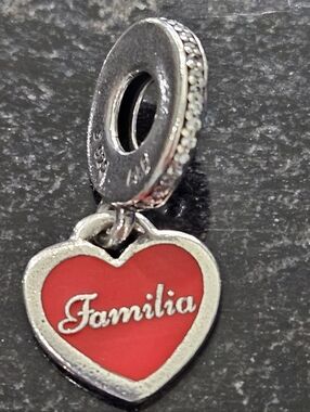PANDORA Latin Love Familia Dangle